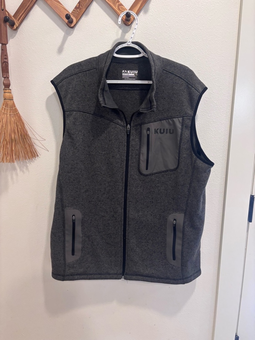 KUIU Men's Gray Fleece Vest with Zippered Pockets